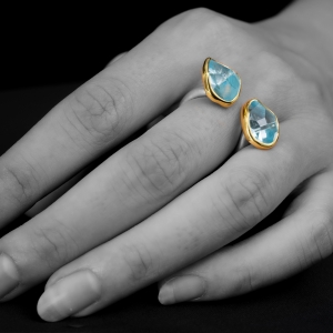 MODEL Double Aquamarine, Gold bezel & Silver ring