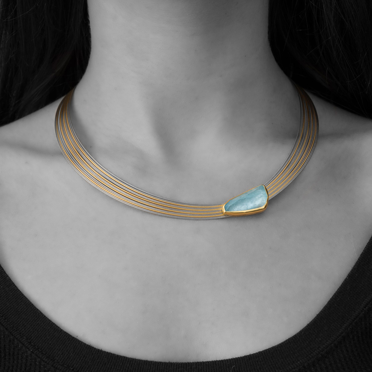 MODEL 1 Aquamarine, Gold bezel & wire necklace