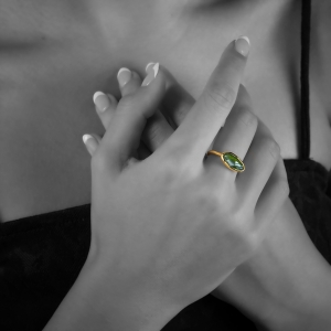 MODEL Green Tourmaline & Gold ring