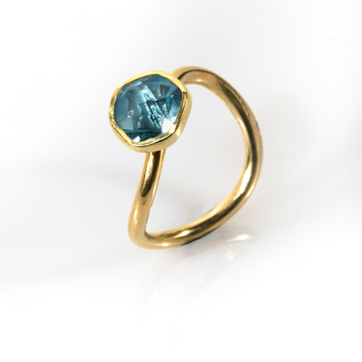 Aquamarine & Gold off-shape ring